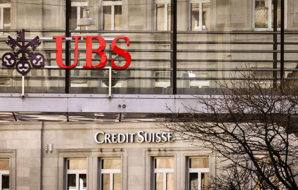 Los pequeños accionistas de Credit Suisse llevan a tribunales la venta al banco UBS