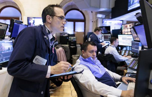 Wall Street encadena tres semanas de caídas con el foco puesto en la Fed y China