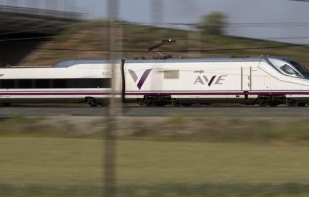 Renfe estrena el AVE Madrid-Asturias con cerca de 15.000 viajeros la primera semana